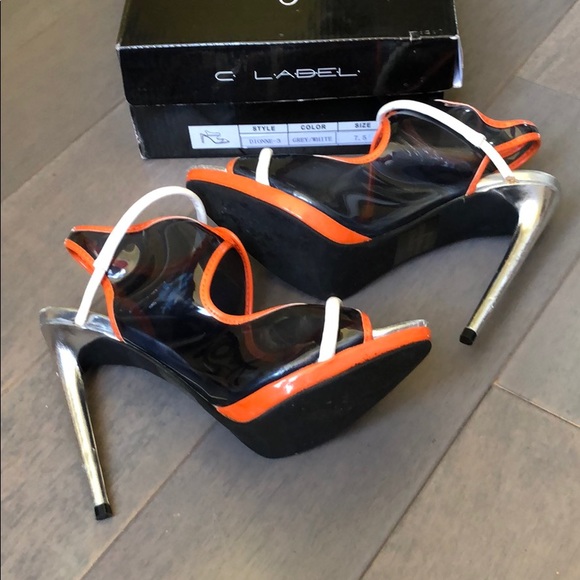 Plastic platform sandals. Size 7.5 - Picture 3 of 6